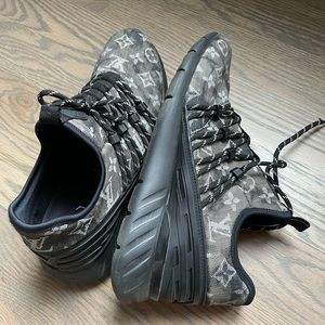 Louis Vuitton men sneakers
